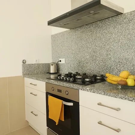 Peace House - 6 فيلة